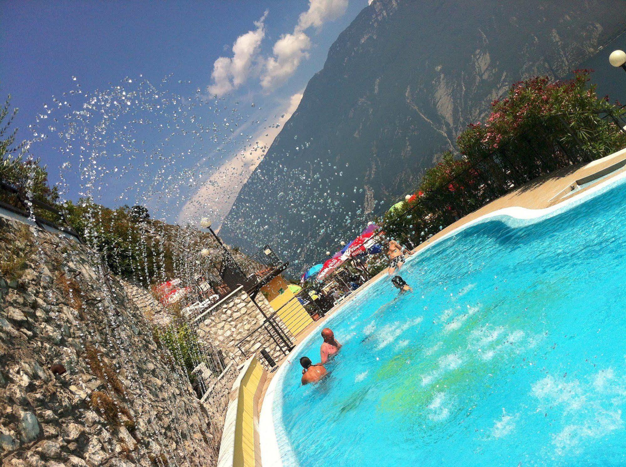 Hotel Villa Dirce Limone sul Garda Zewnętrze zdjęcie