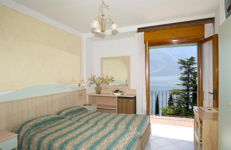 Hotel Villa Dirce Limone sul Garda Zewnętrze zdjęcie